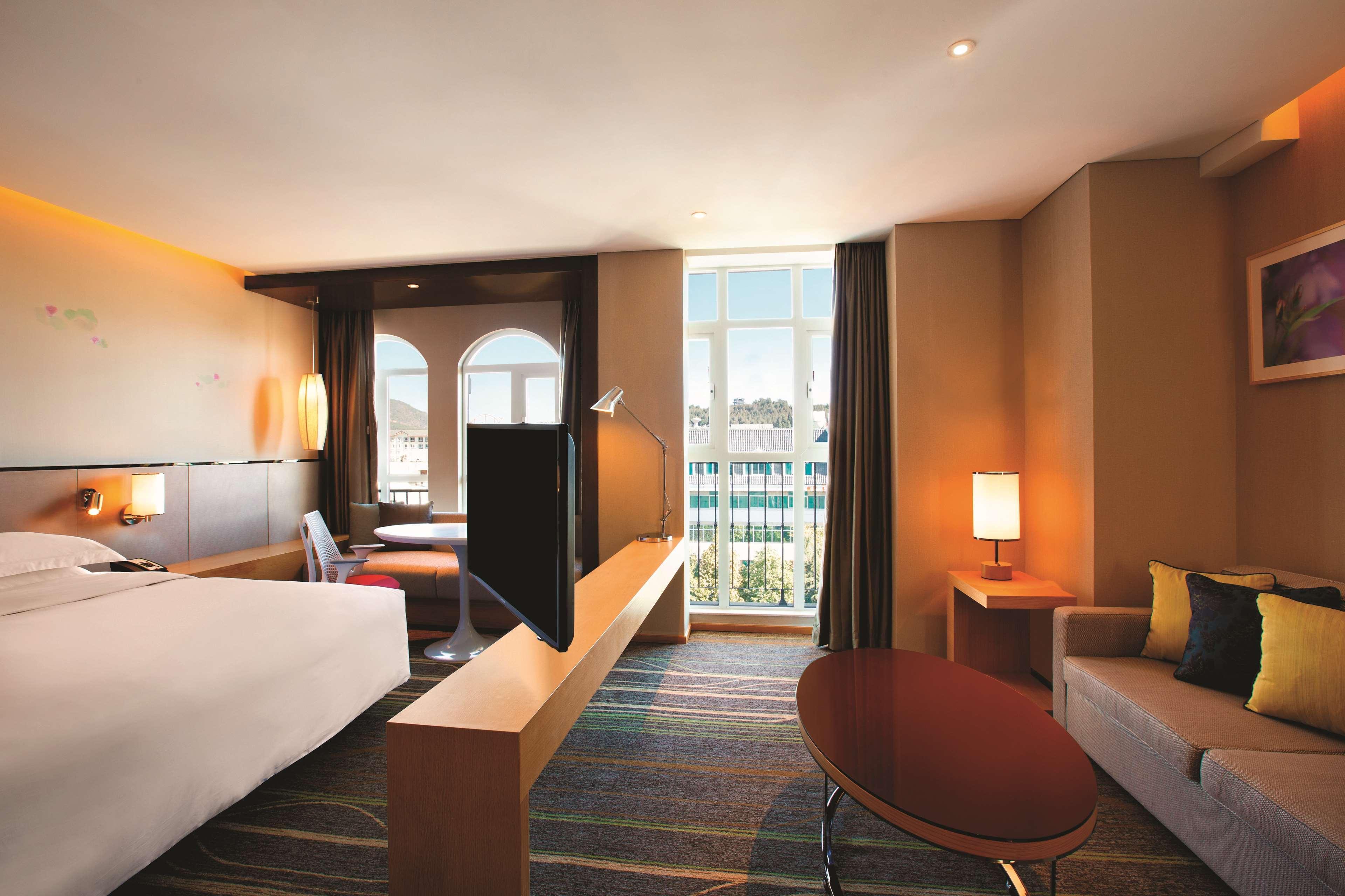 Hilton Garden Inn Lijiang Лиджанг Екстериор снимка