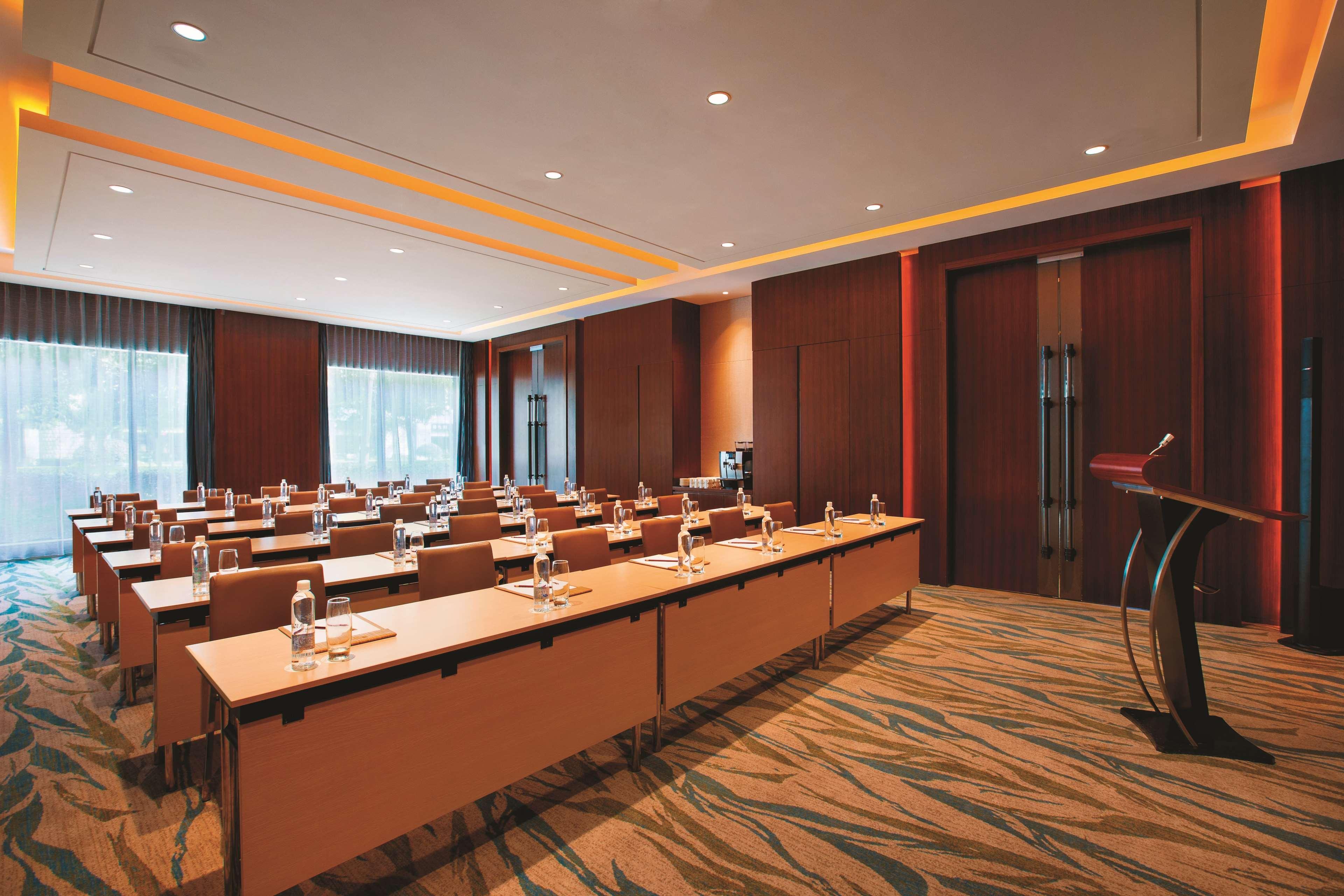 Hilton Garden Inn Lijiang Лиджанг Екстериор снимка
