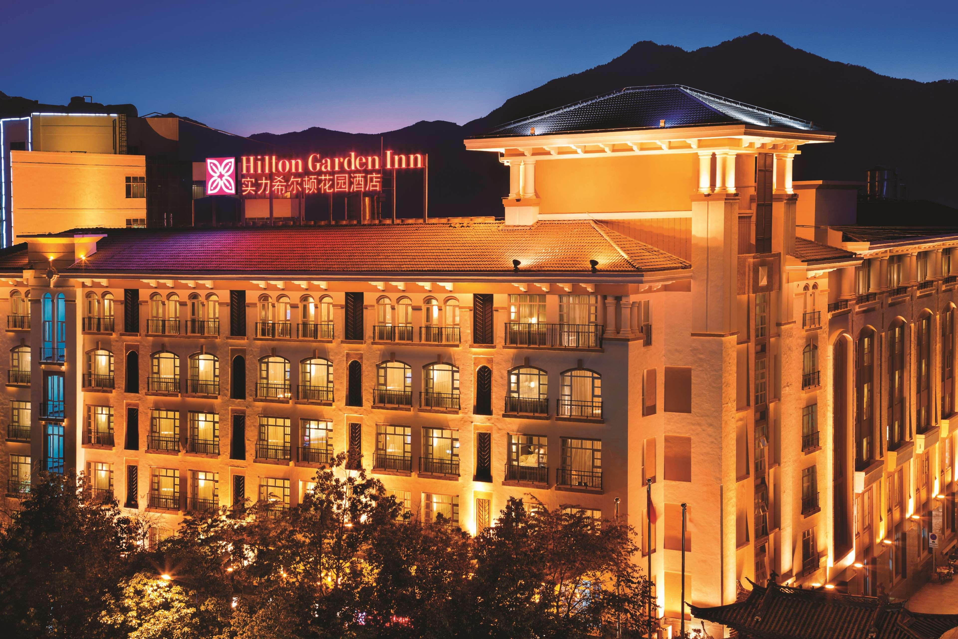 Hilton Garden Inn Lijiang Лиджанг Екстериор снимка