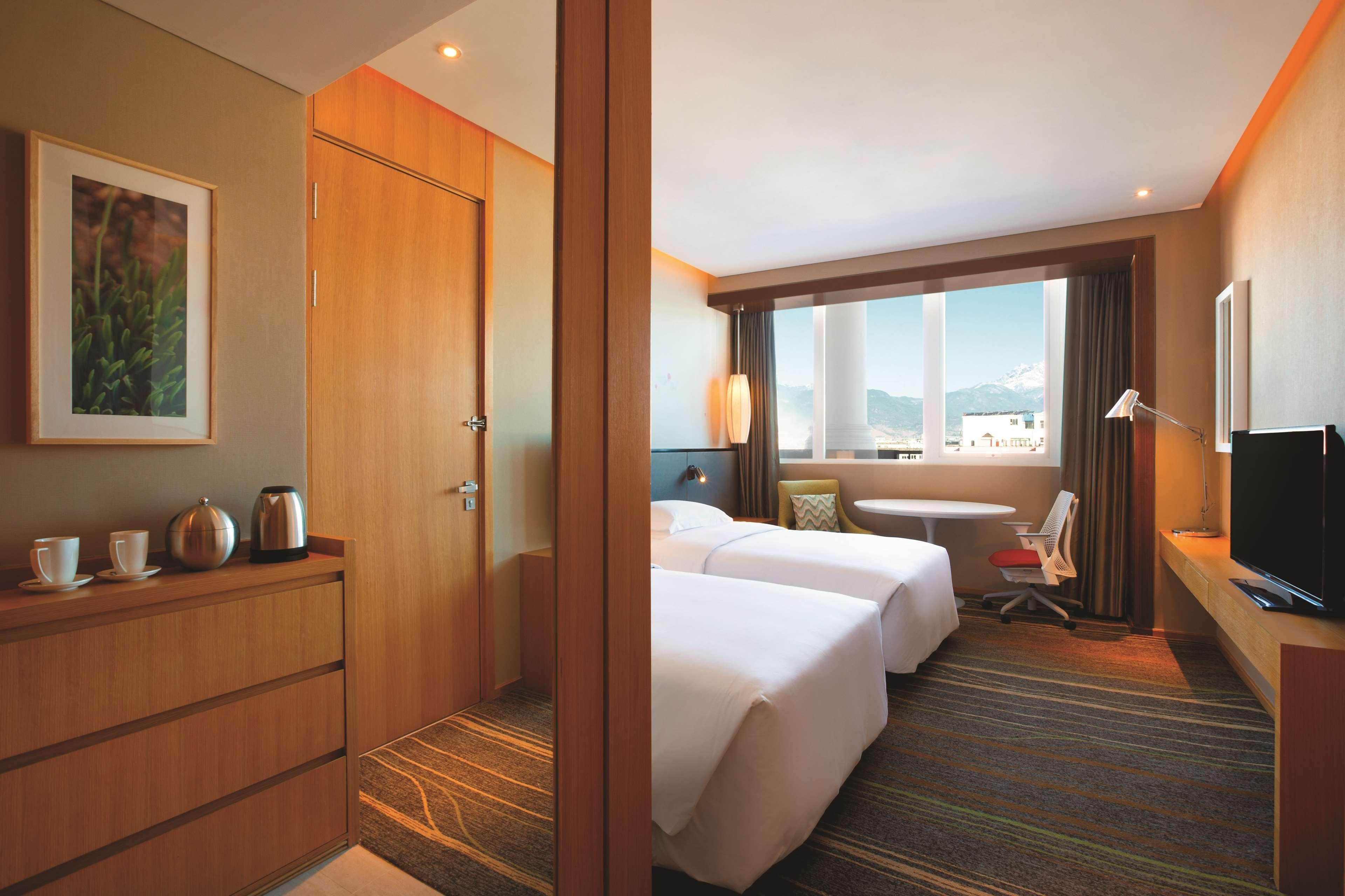 Hilton Garden Inn Lijiang Лиджанг Екстериор снимка